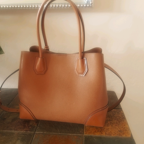 Handbag - Picture 2 of 7